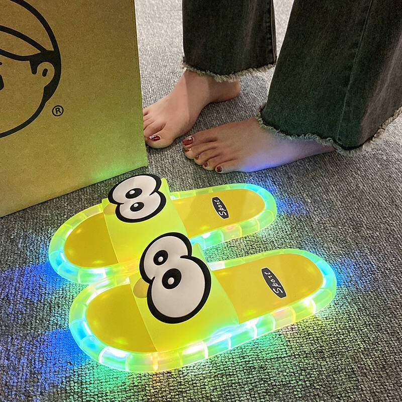 Leuke grote ogen lichtgevende  - Mule Slip On recensie en prijs